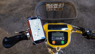 smartphone on bike handle bar